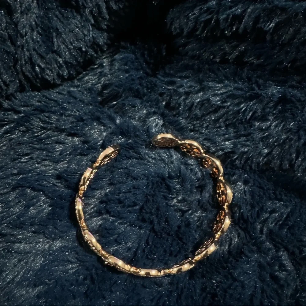 Tory Burch Rose Gold Floral Filigree Bracelet - Picture 9 of 11